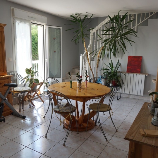  REPUBLIQUE IMMOBILIER : Appartement | SENS (89100) | 97 m2 | 780 € 