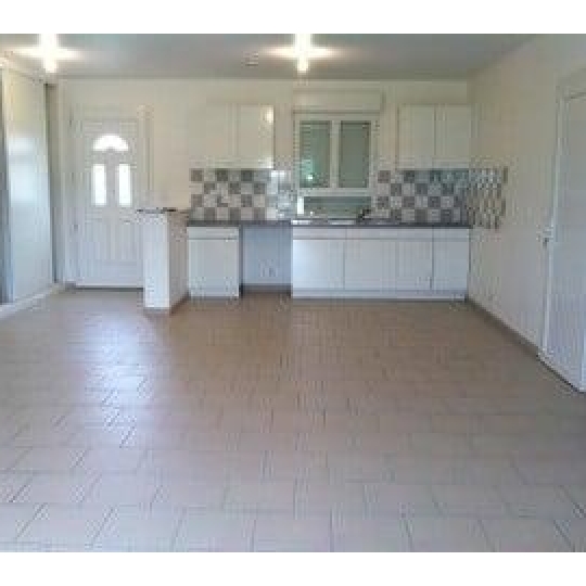  REPUBLIQUE IMMOBILIER : Maison / Villa | COLLEMIERS (89100) | 90 m2 | 770 € 