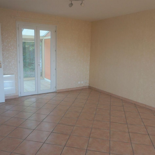  REPUBLIQUE IMMOBILIER : House | PARON (89100) | 110 m2 | 950 € 