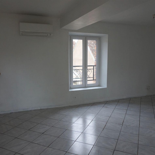  REPUBLIQUE IMMOBILIER : Appartement | MALAY-LE-GRAND (89100) | 82 m2 | 640 € 