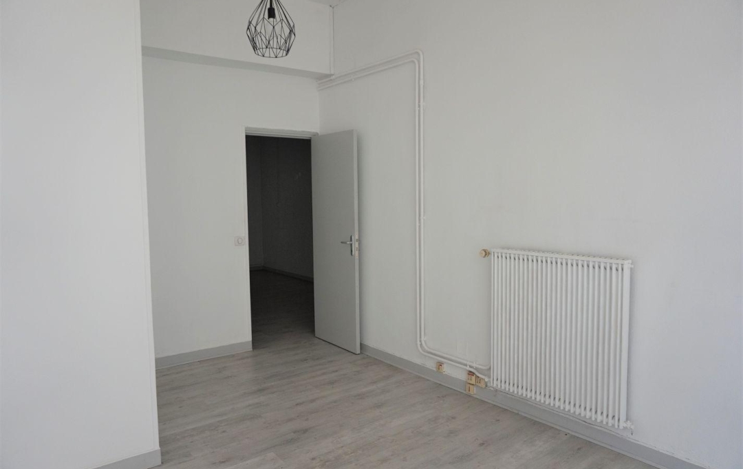 REPUBLIQUE IMMOBILIER : Local / Bureau | SENS (89100) | 43 m2 | 750 € 