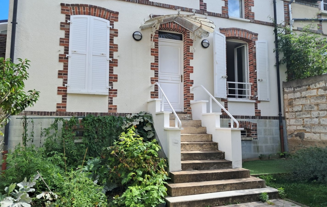 REPUBLIQUE IMMOBILIER : Maison / Villa | SENS (89100) | 102 m2 | 895 € 
