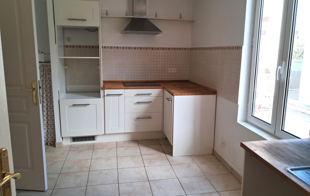 REPUBLIQUE IMMOBILIER : Maison / Villa | SENS (89100) | 102 m2 | 895 € 