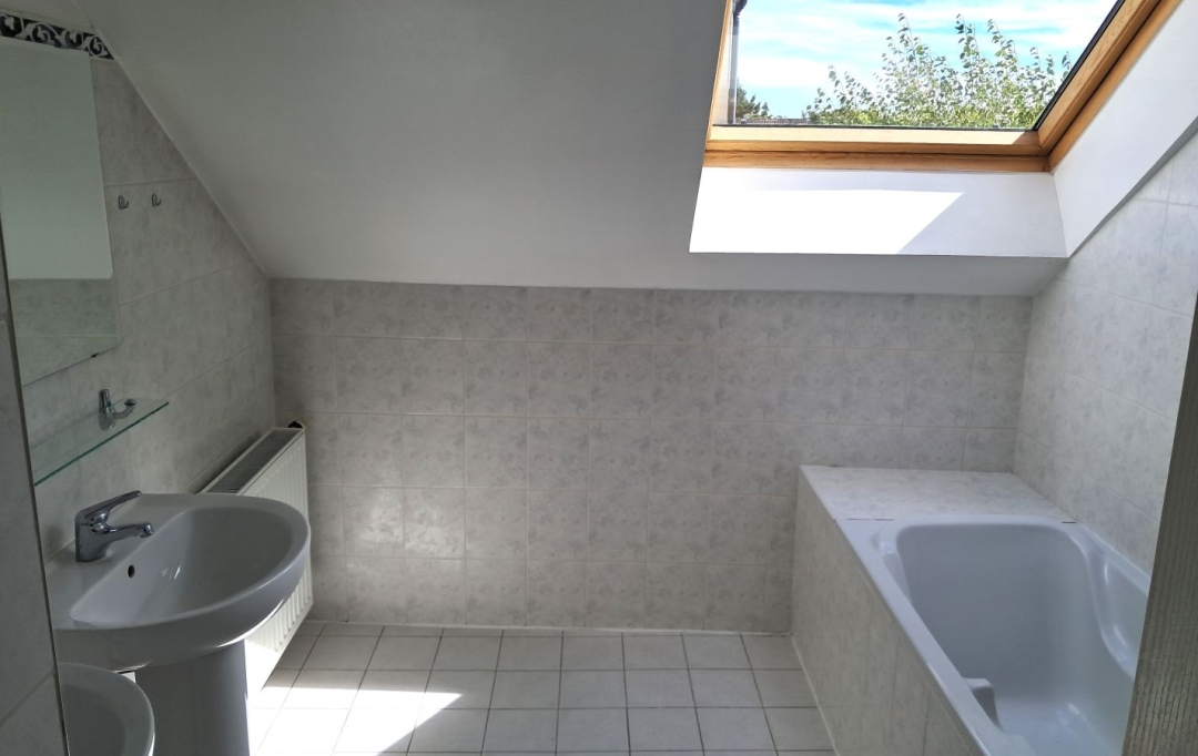 REPUBLIQUE IMMOBILIER : Maison / Villa | SENS (89100) | 102 m2 | 895 € 