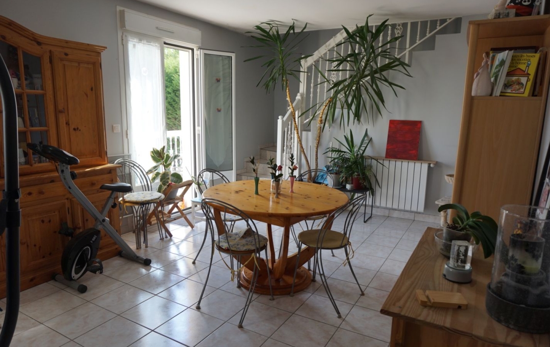 REPUBLIQUE IMMOBILIER : Appartement | SENS (89100) | 97 m2 | 780 € 