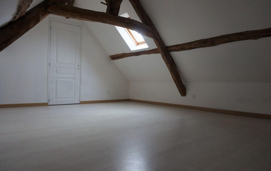 REPUBLIQUE IMMOBILIER : Appartement | MALAY-LE-GRAND (89100) | 82 m2 | 640 € 