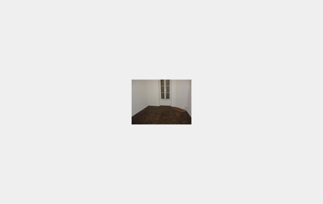 REPUBLIQUE IMMOBILIER : House | SENS (89100) | 28 m2 | 390 € 