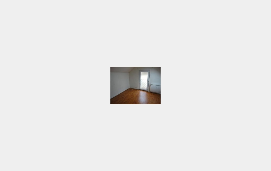 REPUBLIQUE IMMOBILIER : House | SENS (89100) | 28 m2 | 390 € 