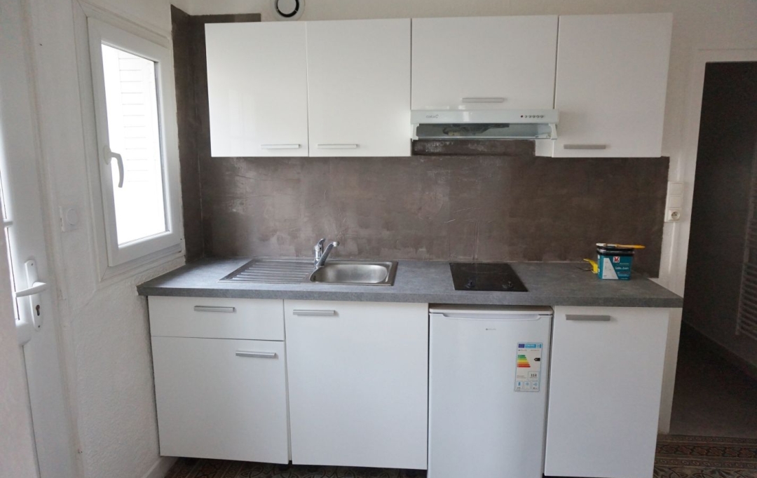 REPUBLIQUE IMMOBILIER : House | SENS (89100) | 28 m2 | 390 € 
