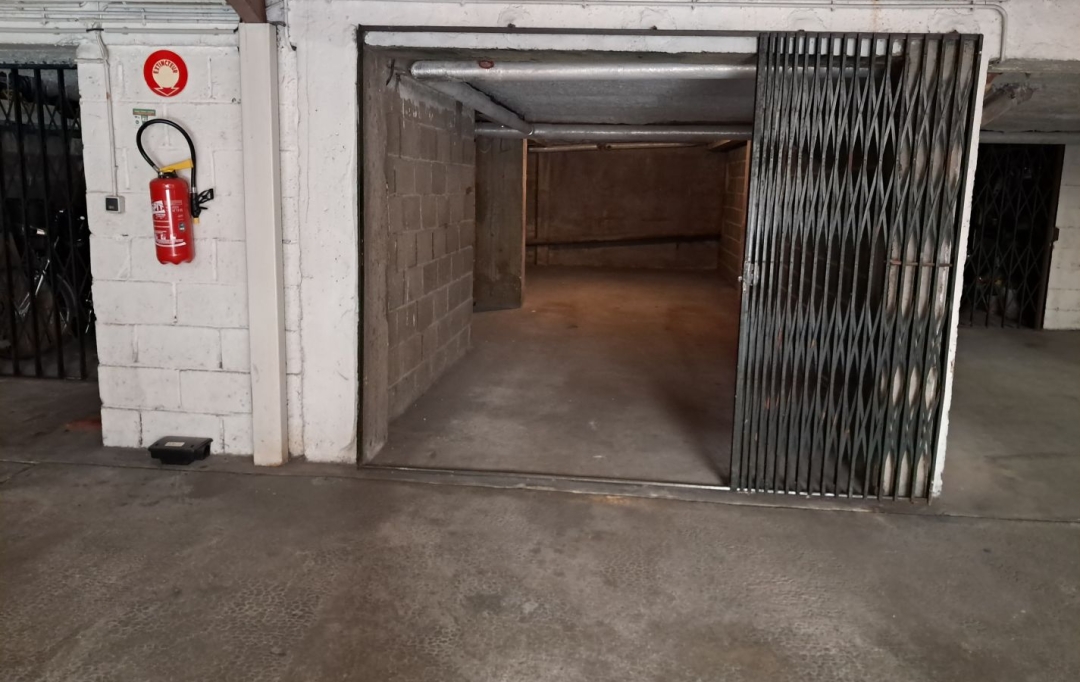 REPUBLIQUE IMMOBILIER : Garage / Parking | SENS (89100) | 28 m2 | 122 &euro; 
