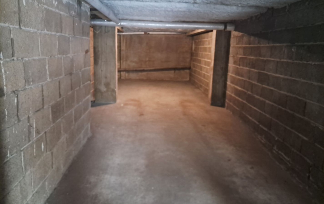 REPUBLIQUE IMMOBILIER : Garage / Parking | SENS (89100) | 28 m2 | 122 &euro; 