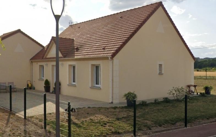 Maison   SENS  90 m2 830 € 