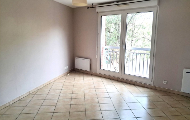 Appartement P2   SENS  43 m2 480 € 