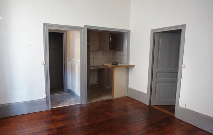 Appartement P2   SENS  36 m2 546 € 