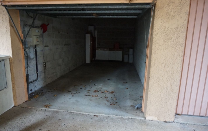  REPUBLIQUE IMMOBILIER Garage / Parking | PARON (89100) | 12 m2 | 50 € 